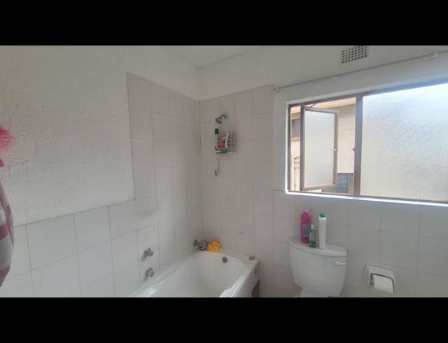 1 BEDROOM PROPERTY TO RENT IN WESTDENE